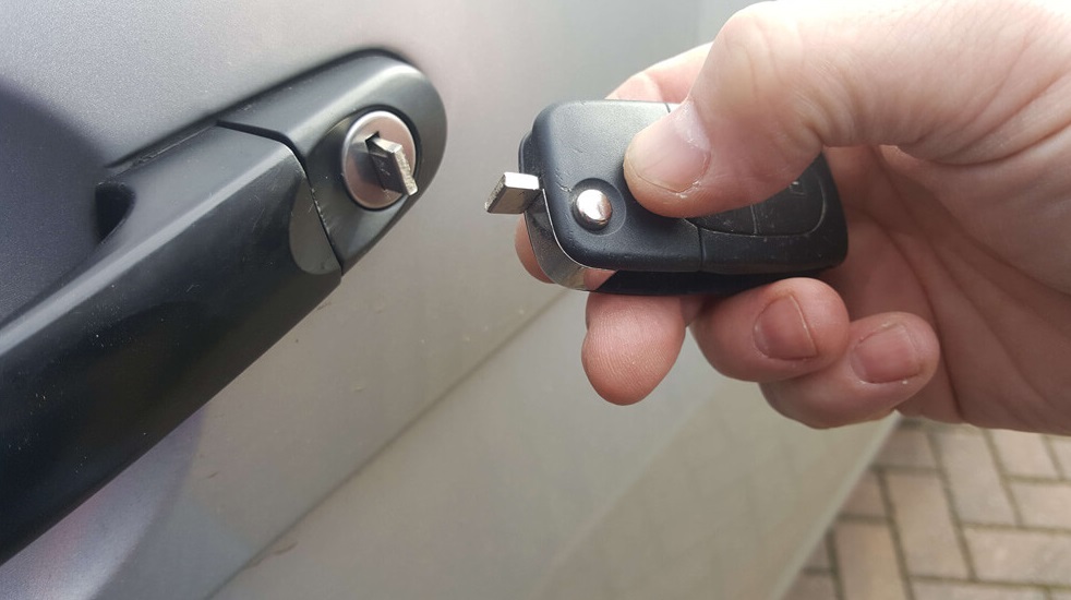 Broken Key Extraction - Car Key Replacement